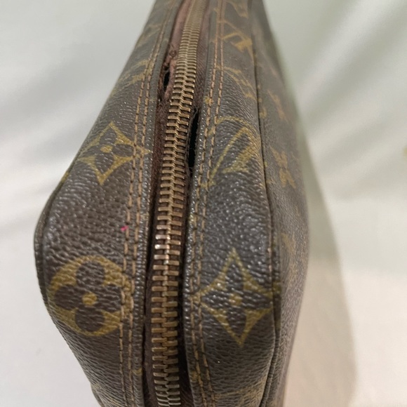 Louis Vuitton Cosmetic Pouch Trousse Toilette 23 - Picture 7 of 14